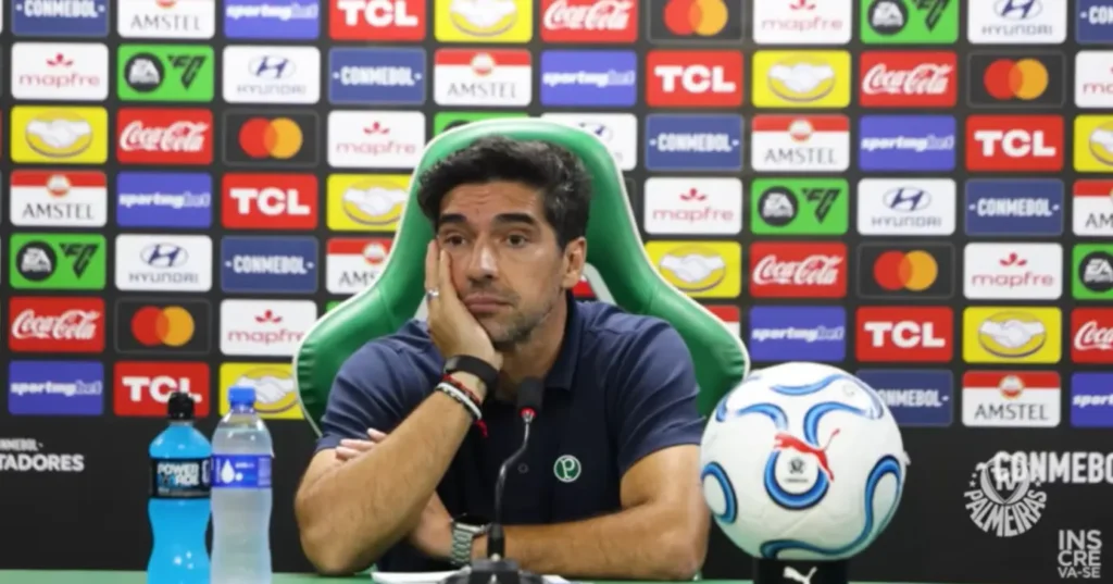 Abel Ferreira desfalca Palmeiras na semifinal da Libertadores após nova expulsão