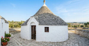 Alberobello: a cidade italiana onde casas de pedra milenares desafiam o tempo sem argamassa