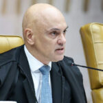 Alexandre de Moraes envia a Edson Fachin pedido de apuração sobre André Mendonça