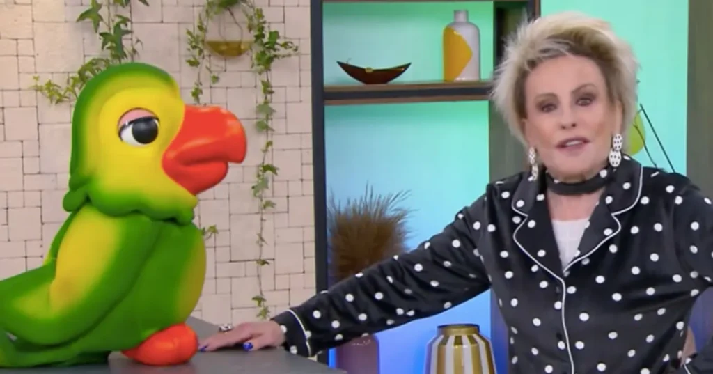 Ana Maria Braga surpreende ao apresentar o Mais Você vestida de pijama