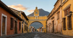 Antigua: a joia colonial da Guatemala que o tempo decidiu preservar