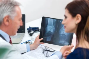 Artroplastia: entenda como funciona a cirurgia de substituição articular