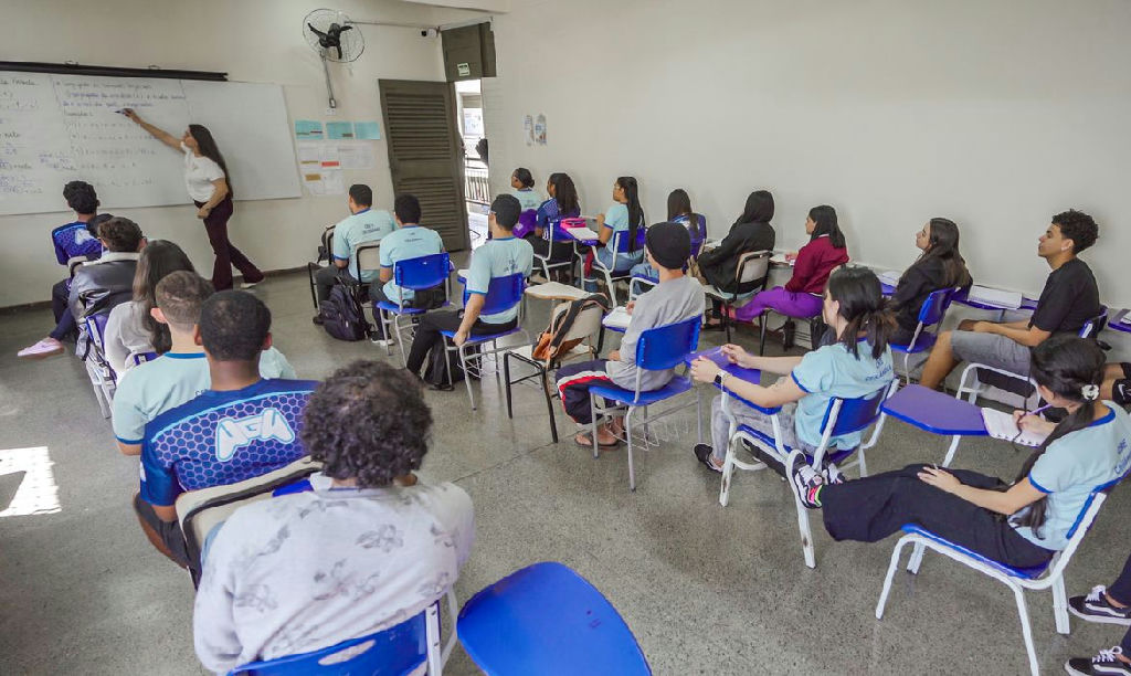 Brasil reduz hiato educacional em relação a países ricos, aponta Pisa 2025