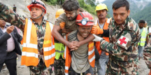 Buscas por sobreviventes em túneis de hidrelétricas continuam após desastre no Nepal