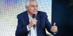 Caiado apresenta plano de governo com foco em reformas e segurança pública