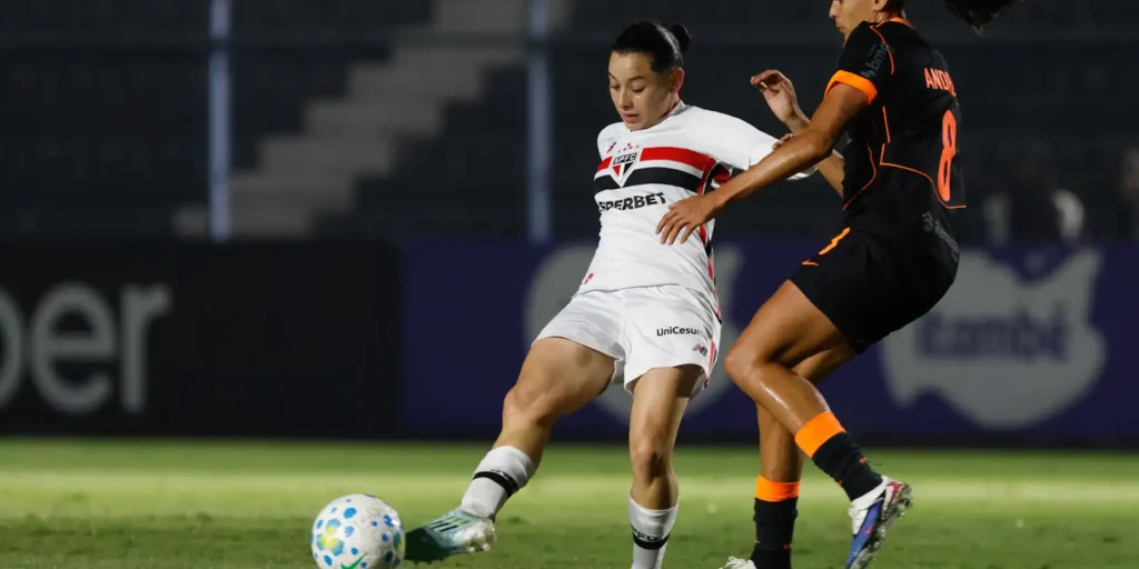 Corinthians e São Paulo iniciam disputa pelo título do Brasileirão Feminino