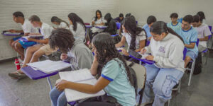 Desempenho escolar no Brasil: estabilidade em patamar baixo preocupa especialistas