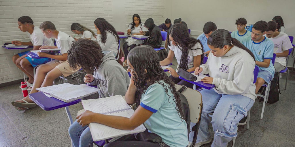 Desempenho escolar no Brasil: estabilidade em patamar baixo preocupa especialistas