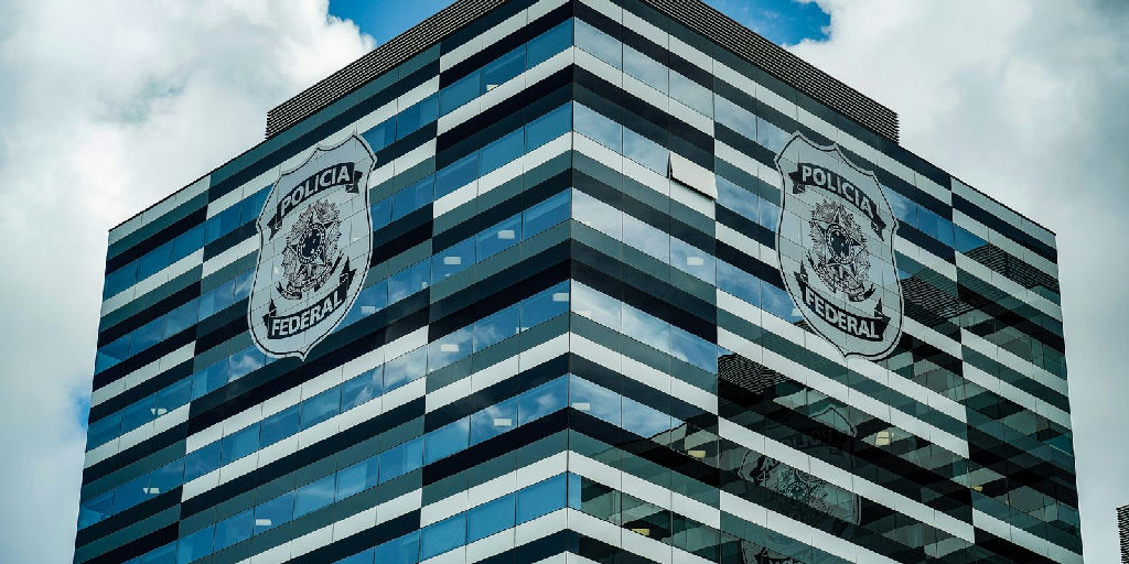 Diretoria da Polícia Federal coloca cargos à disposição em apoio a Andrei Rodrigues