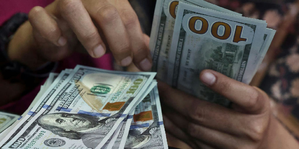 Dólar atinge R$ 5,22 e alcança maior patamar desde março em dia de instabilidade