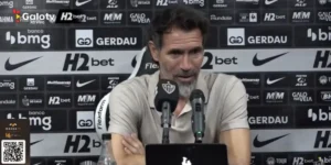 Eduardo Domínguez blinda Alan Minda após empate do Atlético-mg e projeta evolução