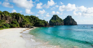 Fernando de Noronha: o santuário vulcânico que protege a biodiversidade marinha no Atlântico