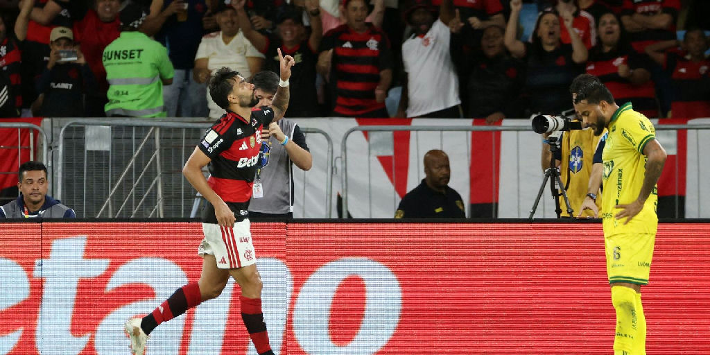 Flamengo vence Mirassol e encosta no Palmeiras na briga pelo título do Brasileirão