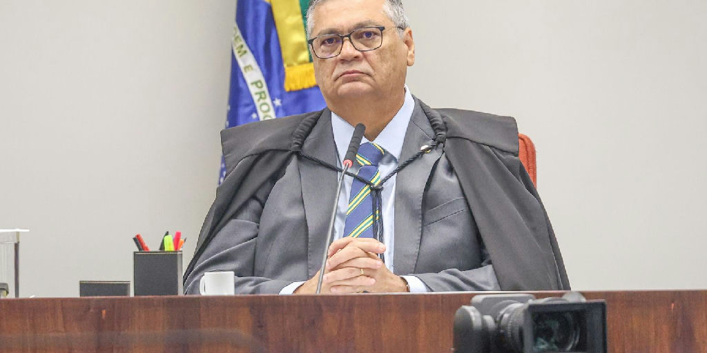 Flávio Dino anula ordem de Mendonça e permite que Tabet mantenha post sobre Nossa Senhora
