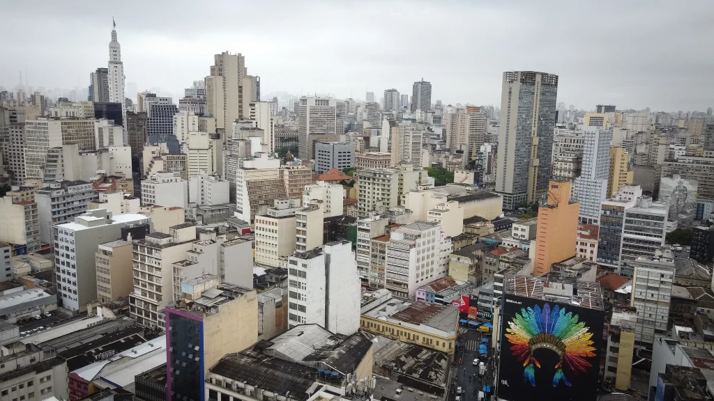 Frente fria altera condições climáticas em São Paulo nesta sexta-feira