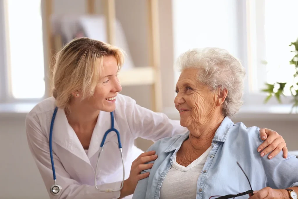 Geriatria: entenda o papel do médico no envelhecimento saudável e na prevenção de doenças