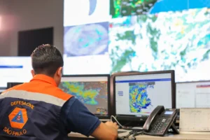 Governo de SP intensifica resgate e ajuda humanitária após temporais atingirem o Vale do Ribeira