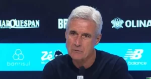 Grêmio negocia indenização milionária com Luís Castro após demissão do técnico