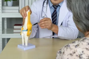 Hemartrose: entenda as causas e os riscos do acúmulo de sangue nas articulações