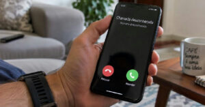 Ligação errada por cinco anos leva idosa a encontro e revela surpreendente elo familiar