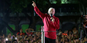 Lula propõe criação de ministério da segurança e valorização do salário mínimo em plano de reeleição
