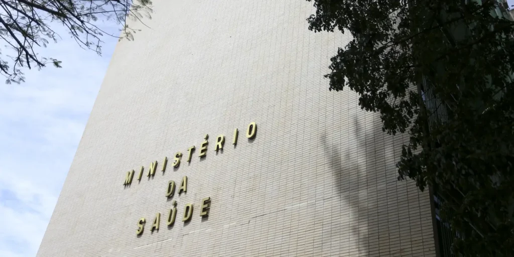 Ministério da Saúde antecipa vacina contra HPV para crianças de 2 anos vítimas de violência