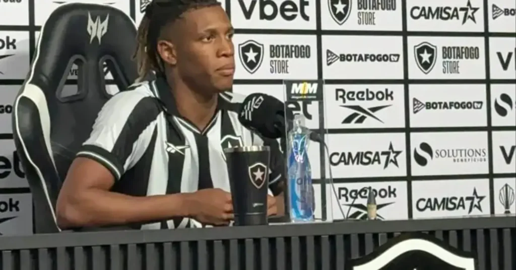 Palmeiras planeja nova investida por Danilo com oferta de R$ 175 milhões