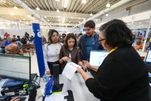 Poupatempo móvel mantém atendimento em Eldorado para auxiliar vítimas das chuvas