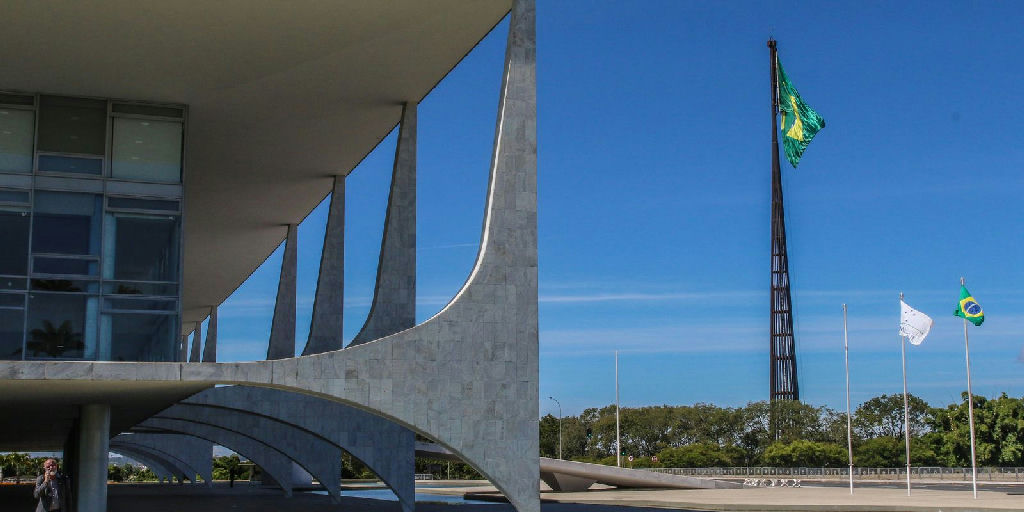 Prefeitos apresentam propostas aos presidenciáveis e cobram novo pacto federativo