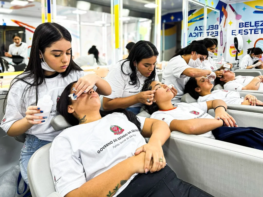 Programa itinerante oferece mais de mil vagas em cursos de qualificação na Grande São Paulo