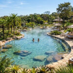 Rio Quente: a pequena cidade goiana que atrai multidões com suas águas termais naturais