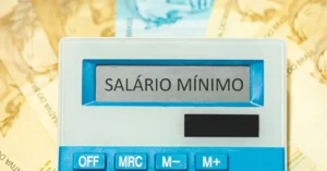 Salário mínimo regional no Paraná alcança R$ 2.407 para trabalhadores em 2026