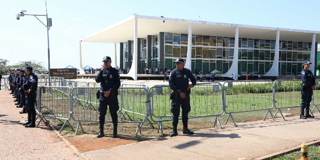 STF suspende julgamento sobre investigação de ministros após pedido de vista