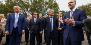 Trump firma acordo com bigtechs para autorregulação da inteligência artificial