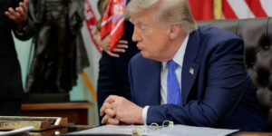 Trump promete pagamento de US$ 5 mil a americanos caso republicanos vençam eleições