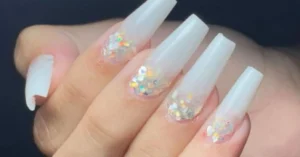 Unhas alongadas: conheça 3 formatos que transformam a estética das mãos