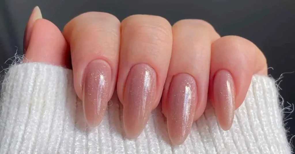 Alongamento em gel: 4 cuidados essenciais para proteger as unhas