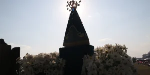 Arcebispo de Aparecida clama por desarmamento e combate à fome durante missa solene