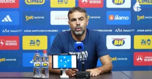 Artur Jorge anuncia reformulação no Cruzeiro e aponta saídas para a temporada de 2027