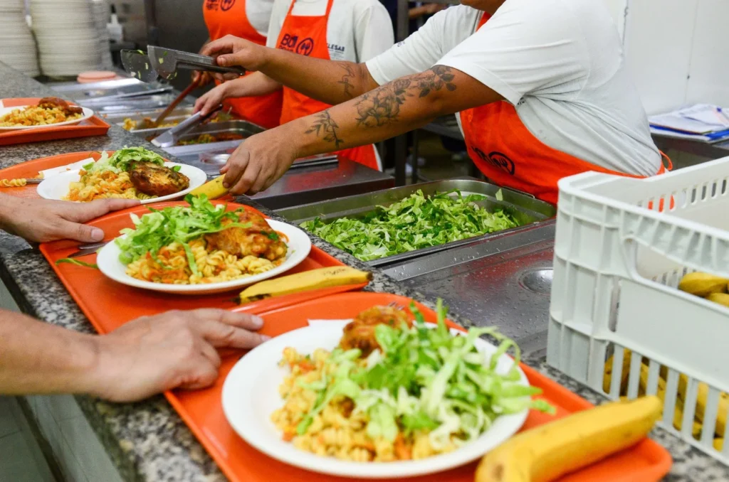 Bom prato serve almoço especial de macarronada neste domingo
