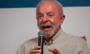 Campanha de Lula cede a exigências de Flávio Bolsonaro e aceita quebra de sigilos