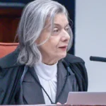 Cármen Lúcia rejeita ação de Lula sobre transporte interestadual na eleição