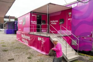 Carreta de mamografia do Outubro Rosa oferece exames gratuitos no Brás para detecção precoce