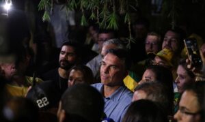 Condições impostas por flávio bolsonaro para liberação de sigilos no TSE