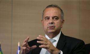 Coordenador de campanha relata surpresa com viagem de Flávio Bolsonaro aos EUA