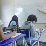 Educação em debate: propostas de Lula e Flávio Bolsonaro para o ensino no Brasil