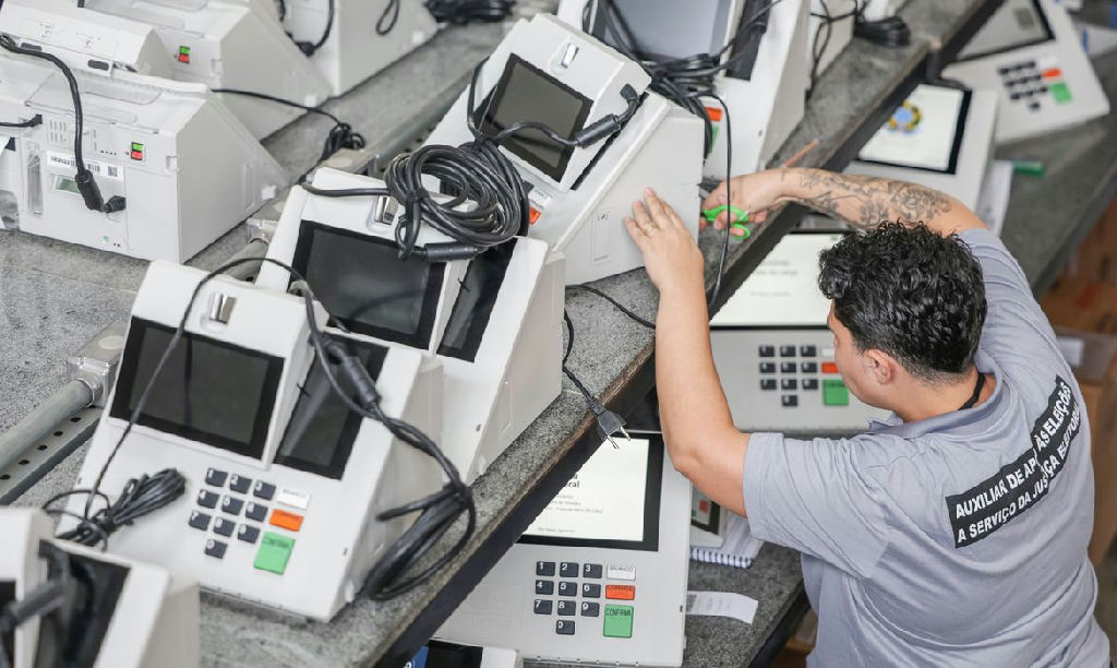 Eleições 2026: conheça os direitos e recursos de acessibilidade para o voto inclusivo