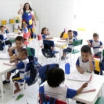 Escolas iniciam seleção de livros didáticos para educação infantil no triênio 2026-2029