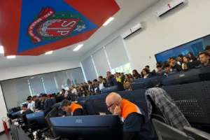 Estudantes e professores participam de aulas sobre o El Niño no Palácio dos Bandeirantes