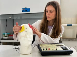 Estudo da USP aponta que estimulação cerebral reduz desejo por comida em mulheres com obesidade